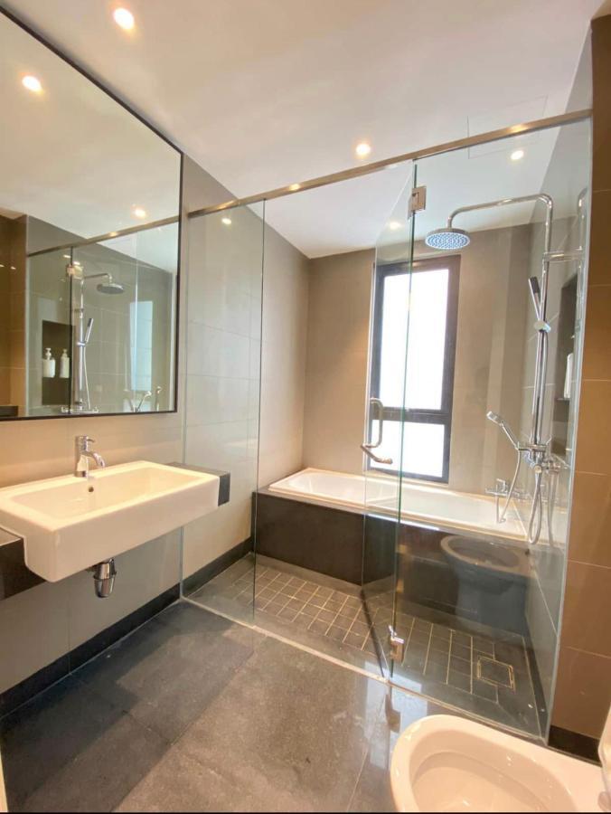 Vista Residences Free Wi-fi & 1 Parking Apartment