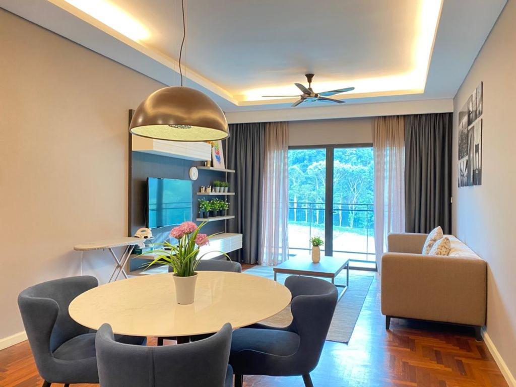 Vista Residences Free Wi-fi & 1 Parking Apartment *